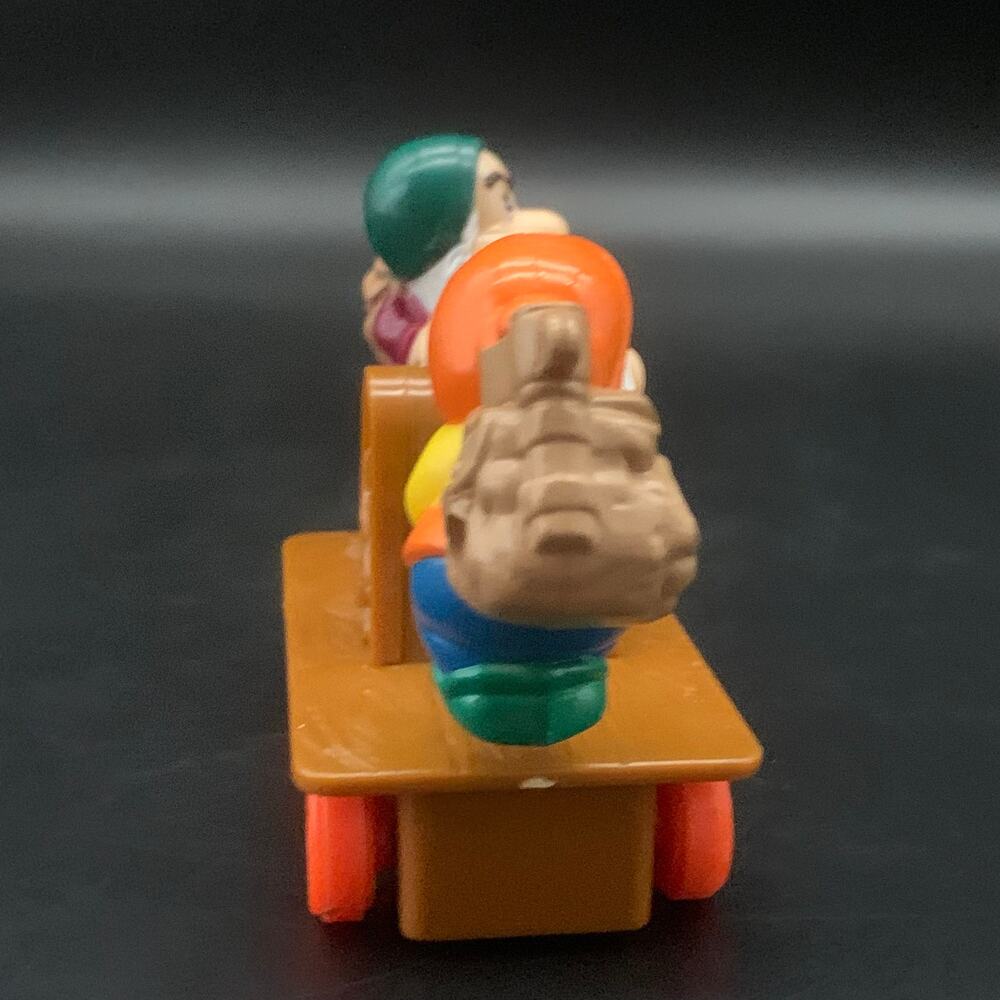 Disney's Snow White GRUMPY & HAPPY Action Figure Car - Picture 3 of 9
